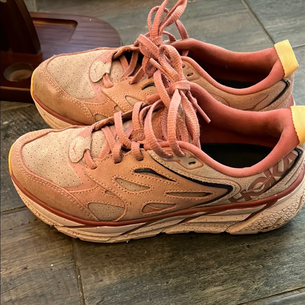 Slightly used women’s Hokas 7.5US